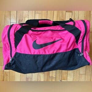 Nike Duffle Bag Vibrant Pink Black Travel Gym Bag